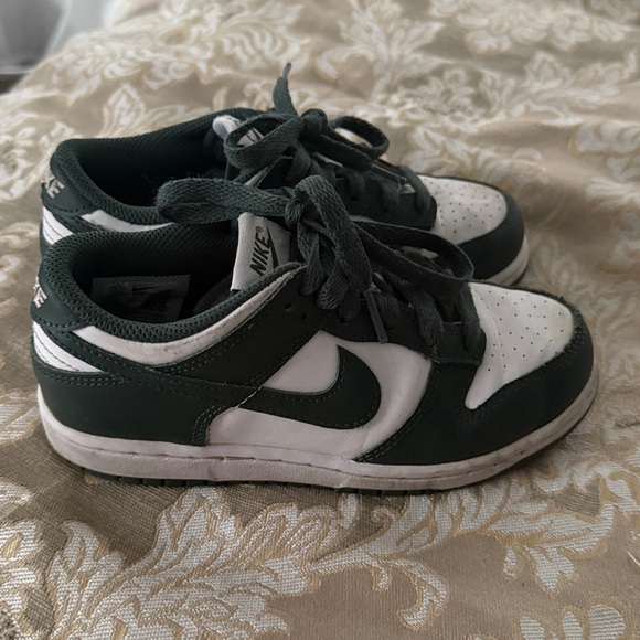 Nike dunk lows size 1Y - Picture 4 of 6